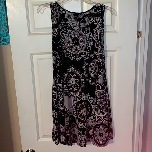 Tops - Sleeveless slinky mandala pocketed tunic/dress